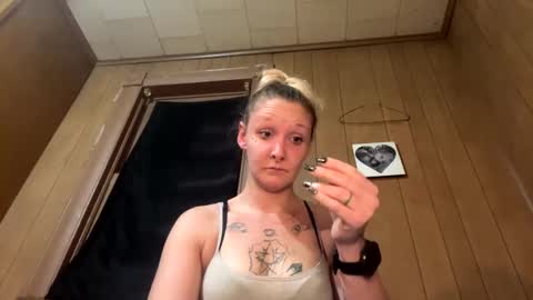 Snapshot of jessiepooh6969 chatting on December 9, 2024, 10:30 pm Wonderland online show from December 9, 2024, 10:30 pm