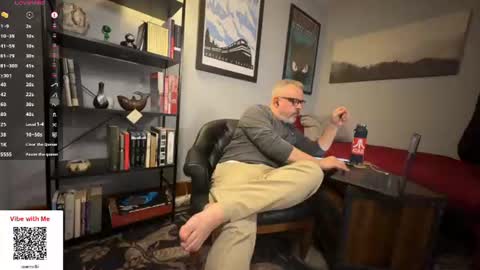Snapshot of jet_set_cigarette chatting on July 23, 2026, 9:24 pm Jet online show from July 23, 2026, 9:24 pm