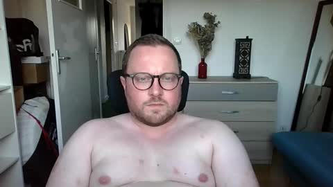 Snapshot of jeuneloup92 chatting on September 8, 2025, 5:56 pm jeuneloup92 online show from September 8, 2025, 5:56 pm