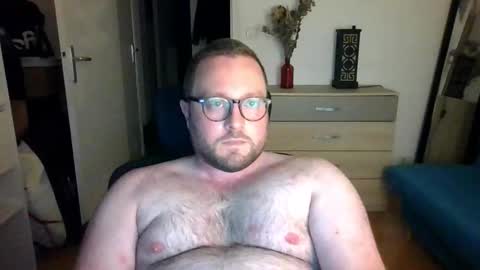 Snapshot of jeuneloup92 chatting on October 23, 2025, 5:55 pm jeuneloup92 online show from October 23, 2025, 5:55 pm