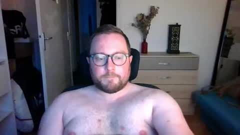 Snapshot of jeuneloup92 chatting on November 12, 2025, 4:51 pm jeuneloup92 online show from November 12, 2025, 4:51 pm