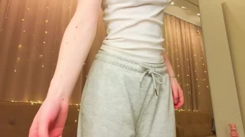 Snapshot of jewellhogan chatting on January 17, 2026, 8:19 am Gwen online show from January 17, 2026, 8:19 am