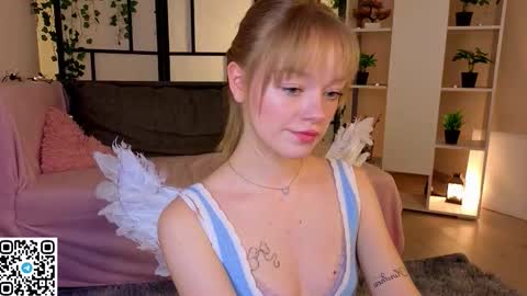 Snapshot of jewellhogan chatting on February 13, 2026, 9:11 pm Gwen online show from February 13, 2026, 9:11 pm