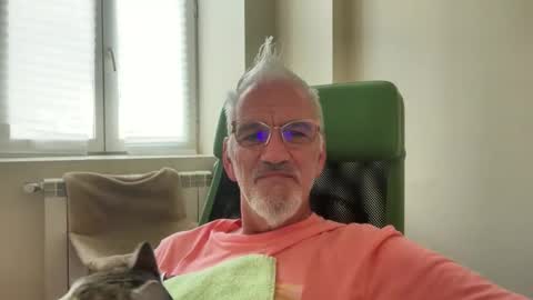 Snapshot of jewlronny chatting on October 17, 2025, 10:18 am jewlronny online show from October 17, 2025, 10:18 am