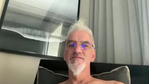 Snapshot of jewlronny chatting on April 5, 2026, 11:29 am jewlronny online show from April 5, 2026, 11:29 am