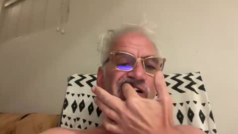 Snapshot of jewlronny chatting on April 15, 2026, 6:26 pm jewlronny online show from April 15, 2026, 6:26 pm