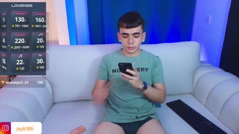 Snapshot of jey_keler chatting on October 30, 2025, 2:13 am jey keler online show from October 30, 2025, 2:13 am