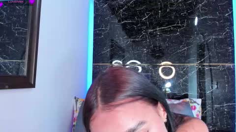 Snapshot of jhoanaduran_ chatting on October 3, 2025, 8:50 pm Jhoana online show from October 3, 2025, 8:50 pm