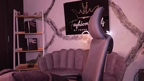 jhoanleandro online show from March 16, 2026, 4:18 am