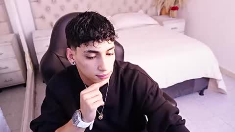 jhoanleandro online show from July 8, 2026, 4:17 am