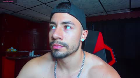 Jhojan Strong  online show from December 5, 2024, 8:33 pm