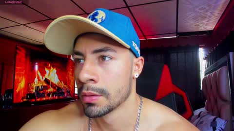 Jhojan Strong  online show from January 28, 2025, 5:56 pm