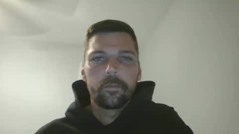 Snapshot of jholls chatting on March 2, 2025, 12:42 am jholls online show from March 2, 2025, 12:42 am