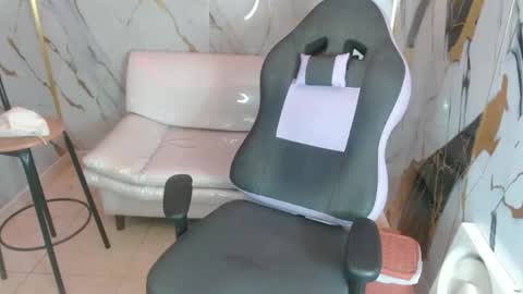 Snapshot of jhon_cooper18 chatting on February 4, 2026, 2:17 am jhost online show from February 4, 2026, 2:17 am