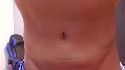 jhonny_thes28 online show from February 6, 2026, 4:39 am