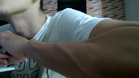 Snapshot of jhosuamoore2 chatting on November 3, 2025, 3:24 pm jhosuamoore2 online show from November 3, 2025, 3:24 pm