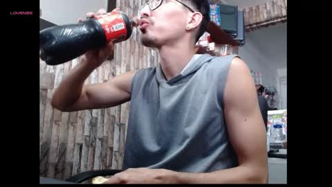 jhosuamoore2 online show from May 6, 2026, 5:18 pm