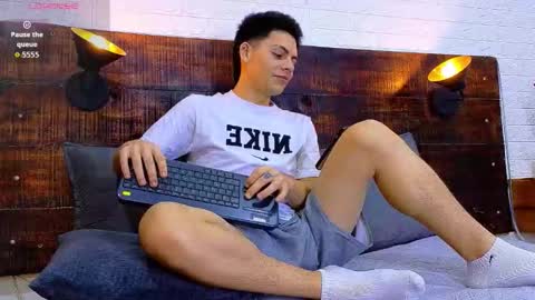 jhosuavega online show from December 3, 2025, 2:08 am