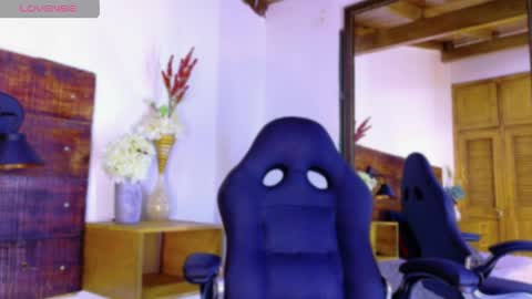 jhosuavega online show from April 10, 2026, 2:39 am