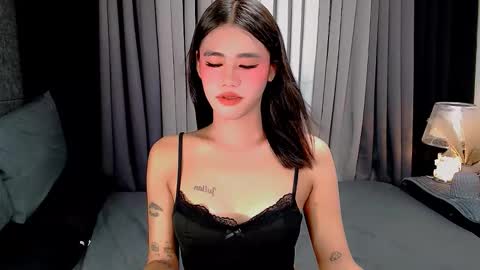 Snapshot of jhuliana_and_charles_room chatting on October 6, 2025, 2:09 am jhuliana_and_charles_room online show from October 6, 2025, 2:09 am