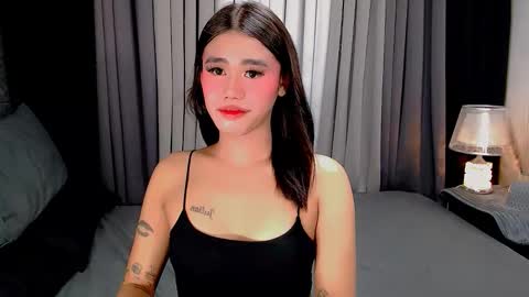 Snapshot of jhuliana_and_charles_room chatting on November 2, 2025, 2:25 am jhuliana_and_charles_room online show from November 2, 2025, 2:25 am