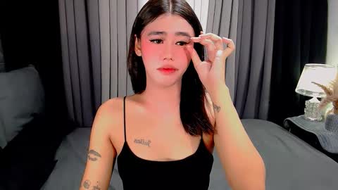 Snapshot of jhuliana_and_charles_room chatting on November 17, 2025, 4:29 am jhuliana_and_charles_room online show from November 17, 2025, 4:29 am