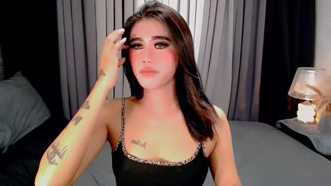 jhuliana_and_charles_room online show from November 26, 2025, 5:41 am