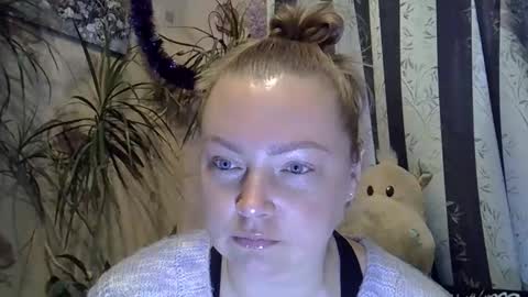 jia_mango online show from January 15, 2026, 11:37 am