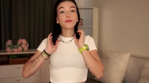 Mari online show from November 16, 2025, 9:26 am