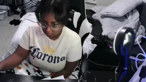 goldenbaby online show from October 12, 2025, 2:10 am