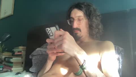 Snapshot of jiggz1986 chatting on January 25, 2025, 2:36 pm Jigz1986 online show from January 25, 2025, 2:36 pm