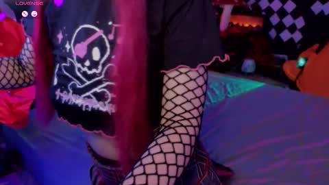 Snapshot of jiglipuf chatting on October 25, 2025, 1:02 am online show from October 25, 2025, 1:02 am