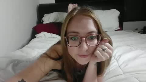 jilliangiselle online show from May 15, 2026, 4:30 am