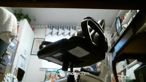 Snapshot of jimsundies chatting on December 27, 2024, 1:50 pm jimwellhung online show from December 27, 2024, 1:50 pm