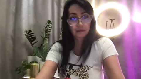 Snapshot of jinaluv chatting on May 16, 2026, 3:22 pm jinaluv online show from May 16, 2026, 3:22 pm