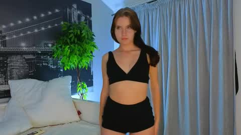 jinnyshiny online show from October 23, 2025, 9:46 pm