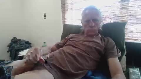 Snapshot of jizzmitten5 chatting on February 26, 2026, 7:35 pm jizzmitten5 online show from February 26, 2026, 7:35 pm