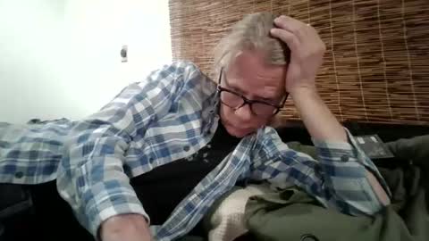 Snapshot of jizzmitten5 chatting on March 9, 2026, 6:28 am jizzmitten5 online show from March 9, 2026, 6:28 am