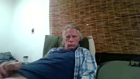 Snapshot of jizzmitten5 chatting on March 10, 2026, 5:01 am jizzmitten5 online show from March 10, 2026, 5:01 am