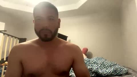 jjuarez5409 online show from February 4, 2026, 1:22 am