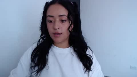 Snapshot of jjulietha95 chatting on January 31, 2025, 2:39 pm Julieta online show from January 31, 2025, 2:39 pm