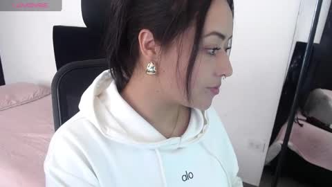 Snapshot of jjulietha95 chatting on September 28, 2025, 2:33 pm Julieta online show from September 28, 2025, 2:33 pm