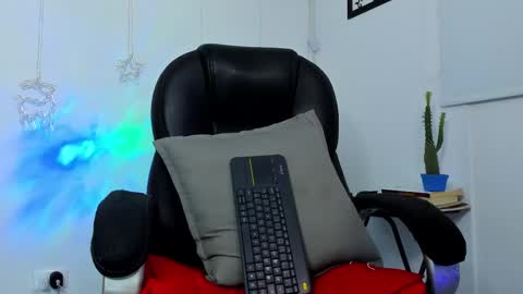 IGJmortton online show from December 14, 2025, 12:49 am