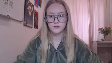 joan_kiss online show from April 25, 2026, 9:12 am