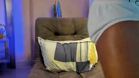 Snapshot of joan_saenz chatting on March 12, 2025, 5:13 am JOAN SAENZ online show from March 12, 2025, 5:13 am