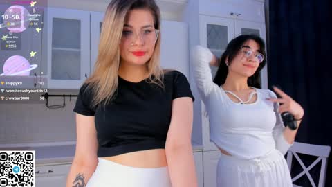 Snapshot of joangoulder chatting on January 31, 2025, 11:24 pm Mia online show from January 31, 2025, 11:24 pm