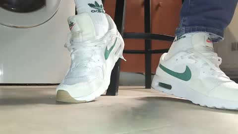 Snapshot of jobbeduval chatting on January 27, 2025, 10:49 am GUILLAUME feet and socks online show from January 27, 2025, 10:49 am