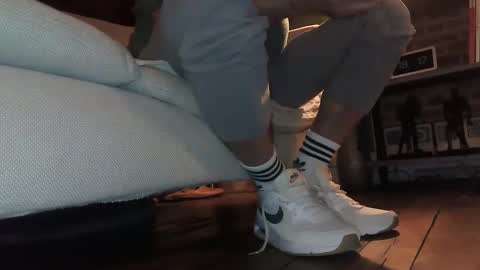 GUILLAUME feet and socks online show from January 27, 2025, 5:15 pm