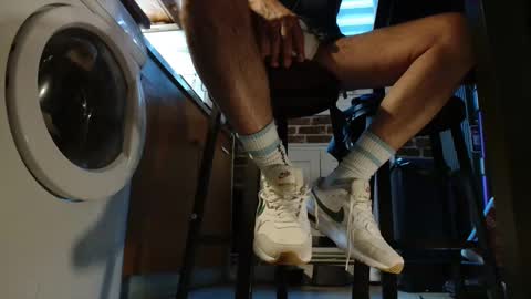 GUILLAUME feet and socks online show from February 5, 2025, 4:36 pm