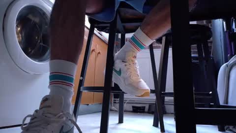 GUILLAUME feet and socks online show from February 23, 2025, 3:08 pm